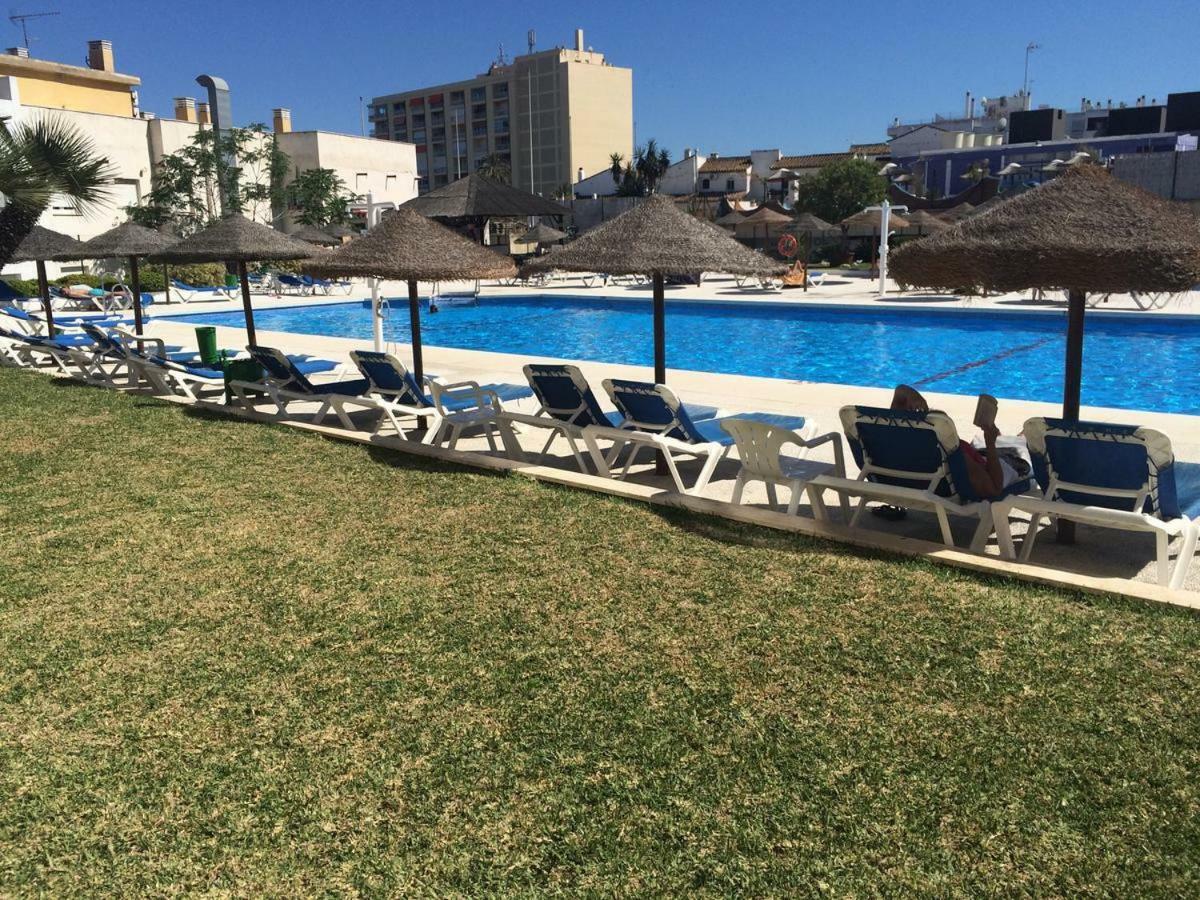 Nogalera 110 City Central 3 Seasonal Pools With Bar Торемолинос Екстериор снимка