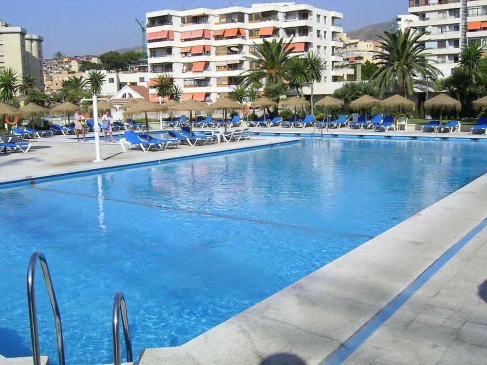 Nogalera 110 City Central 3 Seasonal Pools With Bar Торемолинос Екстериор снимка